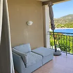 Appart. Vue Avec Piscine - Golfe De St Tropez 公寓 雷以桑布尔