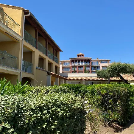 Appart. Vue Avec Piscine - Golfe De St Tropez 公寓 *